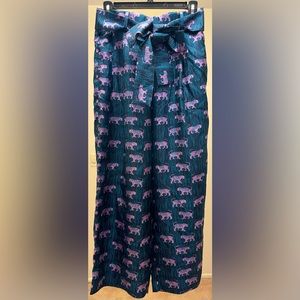JCrew size 4 womans pants in fun pink tiger in tall grass pattern.